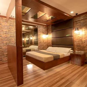 Motel Victoria Court Pinas, Las Pinas